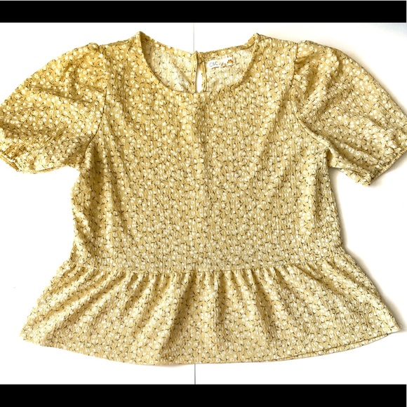 Yellow floral peplum top 🌼 - Picture 1 of 4